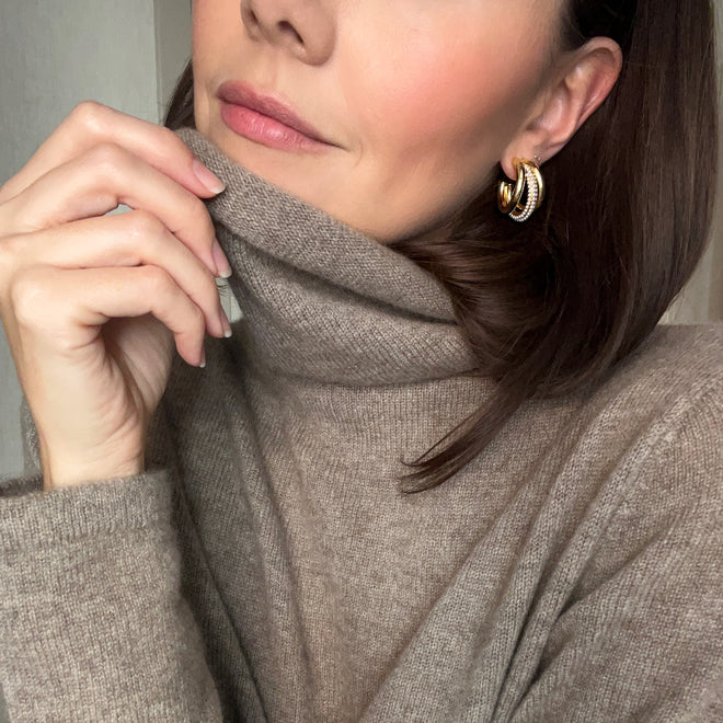 Claw Earrings - Pearl
