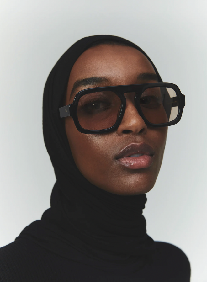 Jane in Gloss Black