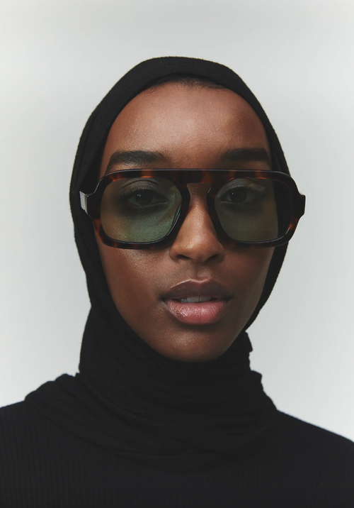Jane in Brown Tortoise