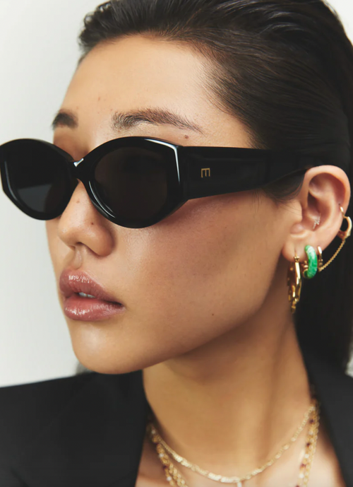 Jeannie in Gloss Black