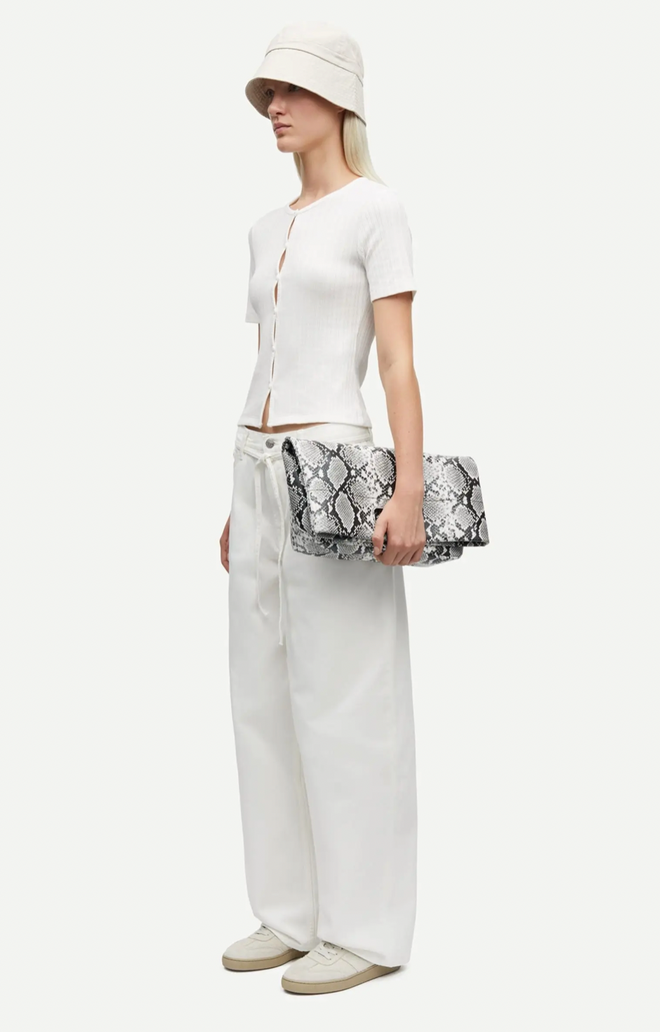 Saharper Belted Jeans