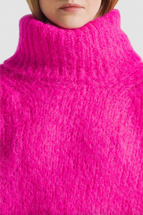 Pepper Roll Neck Cropped