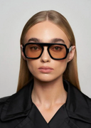 Jane in Gloss Black