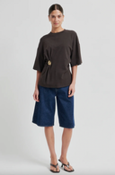 Enora Brooch Tee - Chocolate Torte