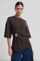 Enora Brooch Tee - Chocolate Torte