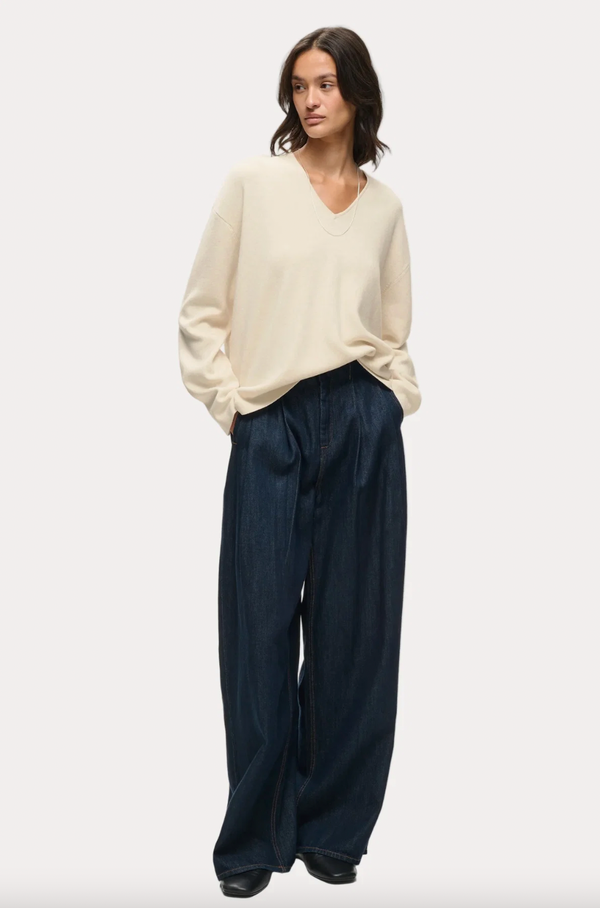 Tilda V-Neck